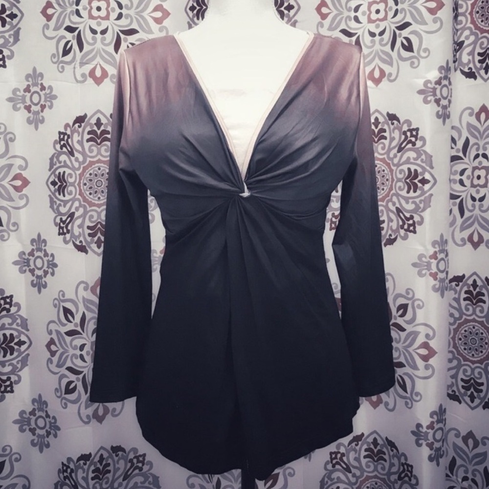 NWOT Long Sleeve V-Neck Ombré Empire Twist Top